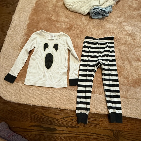 Hanna Andersson Other - Hanna Andersson Ghost Pajama Set - White and Black